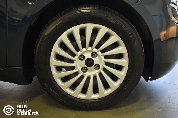 FIAT 500e Berlina 42 kWh